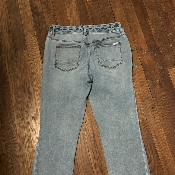 CHICOS RIPPED JEANS - Picture 4 of 4